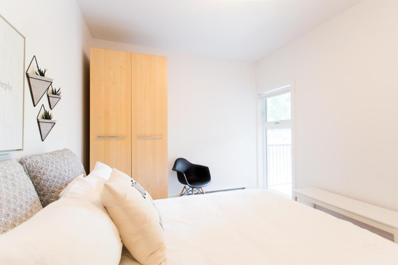 Exquisite Modern In Little Italy By Den Apartamento