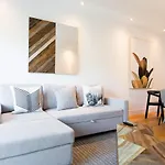 Exquisite Modern Condo In Little Italy By Den Stays