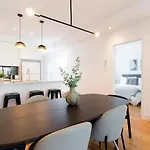 Exquisite Modern Condo In Little Italy By Den Stays