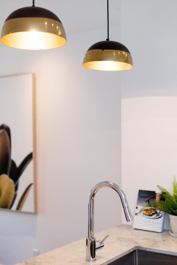 Exquisite Modern In Little Italy By Den Apartment *